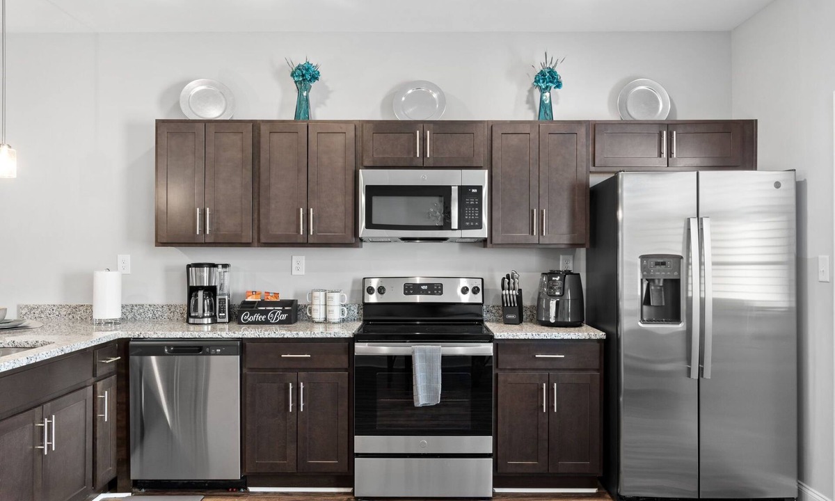 Clarksville House | The Happy Place-40 minutes to Downtown Nashville!