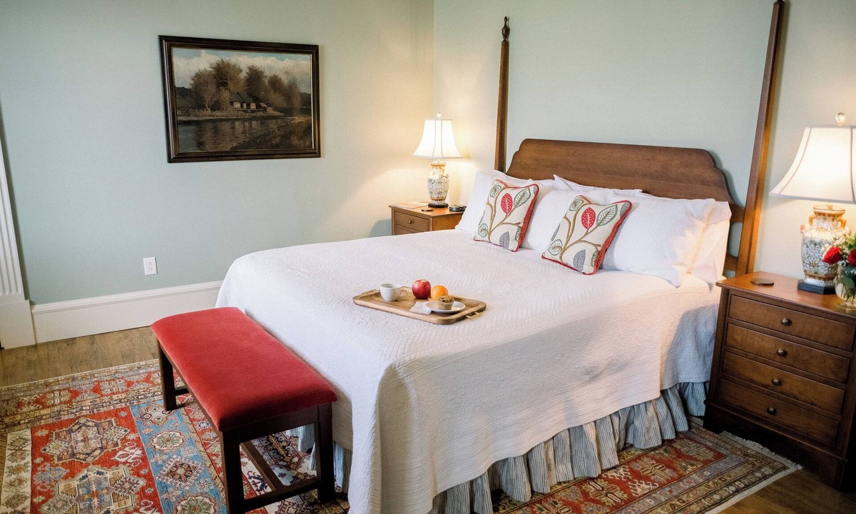 Millersburg Hotel | The Headmaster's Suite: Charming, Upscale Getaway at Mustard Seed Hill