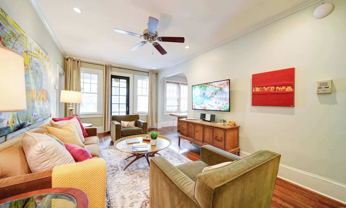 Cherry Condo | The Home Collection: Historic Myers Park 2BR w/Screened Porch & Patio