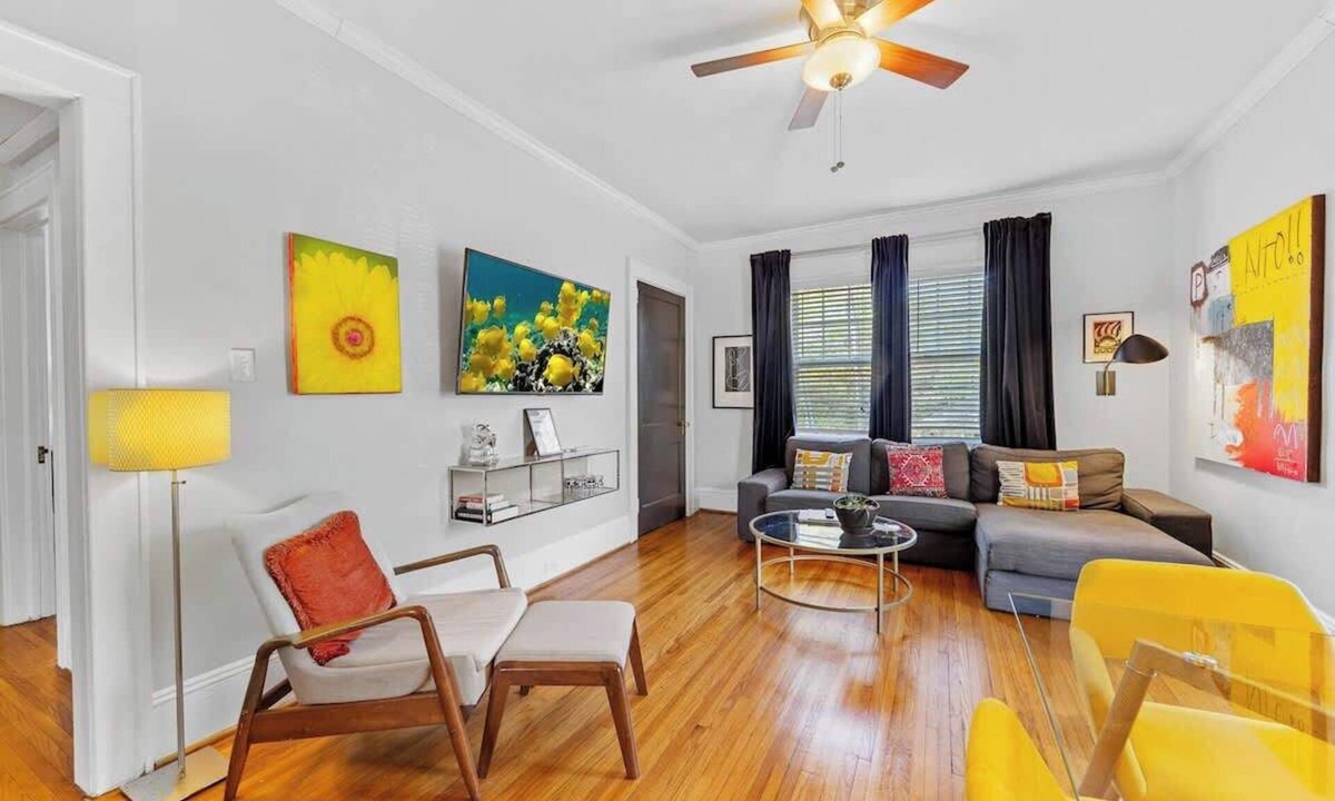 Dilworth Condo | The Home Collection: Pet Friendly Dilworth 2BR w/Balcony near Atrium CMC