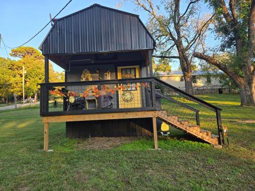 Marshall House | The Honey House a cozy retreat for one or two
