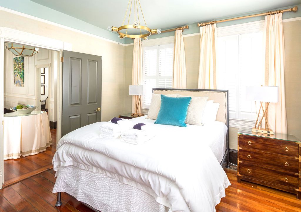 Westside House | The Inns at 154 Spring Street – 1 BR / 1 BA