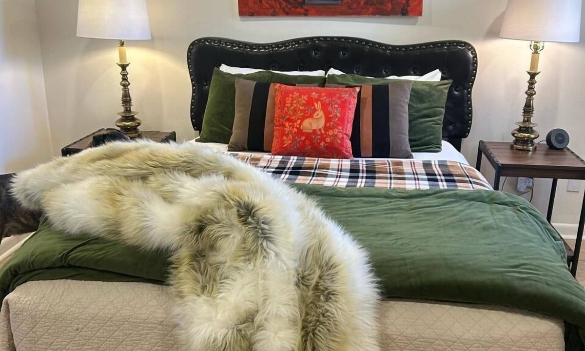 Oxford House | The Ira, 1BR King Nook by Velvet Ditch Villas