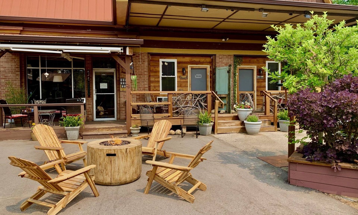 Nashville Cabin | The Iris Garden Downtown Cottages and Suites