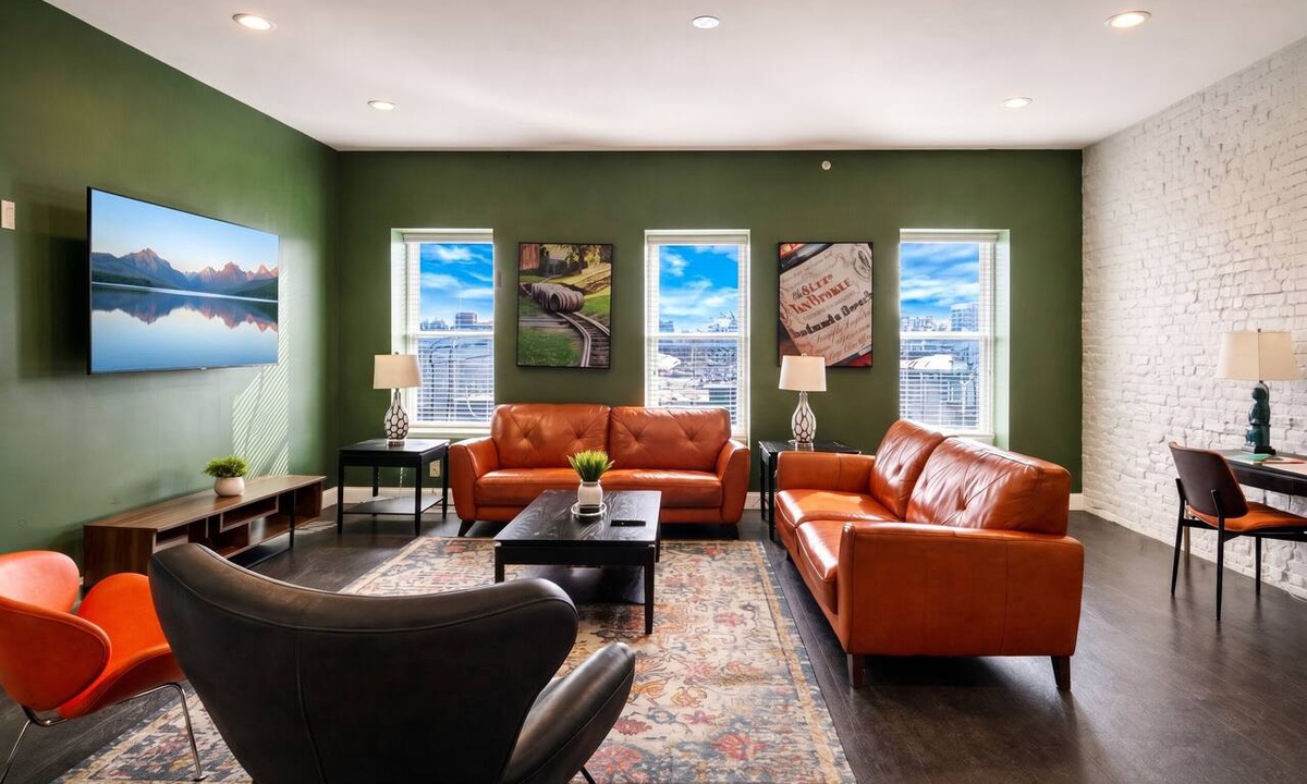 East Market District Condo | The Julep - Chic 2 BR/Stay Nulu Marketplace
