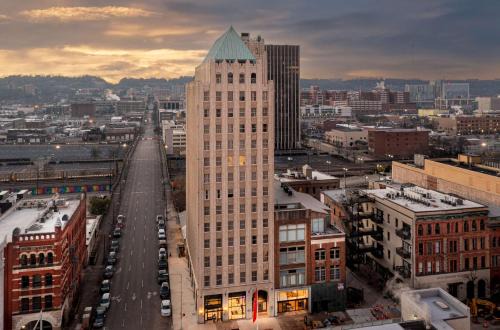 Central City Hotel | The Kelly Birmingham, Tapestry Collection By Hilton