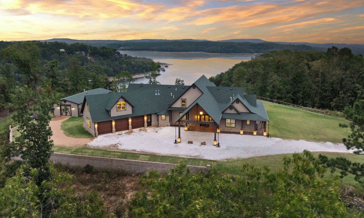 Rogers House | The Lakehouse at Beaver Lake Agroforest