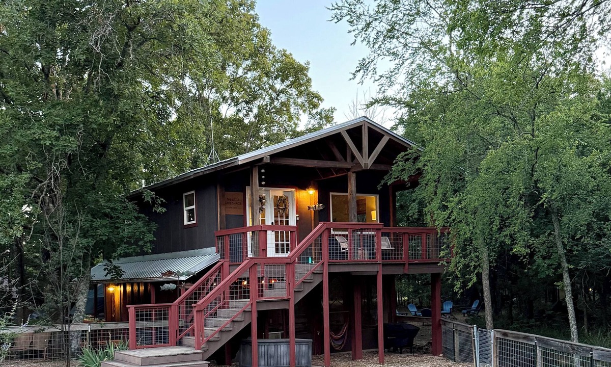 Cookson Cabin | The Little Lake Shack- Pet Friendly Treehouse Cabin