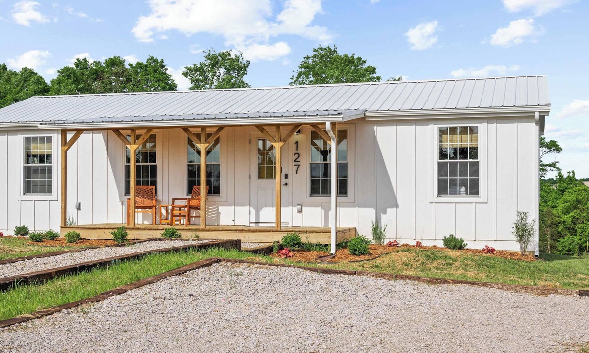 Williamstown Cabin | The Lodges at Eden Reserve - Back Cabins - Near Ark