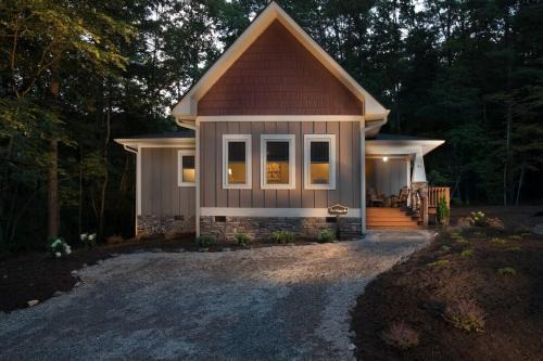 Skyland House | The Magnolia Cottage