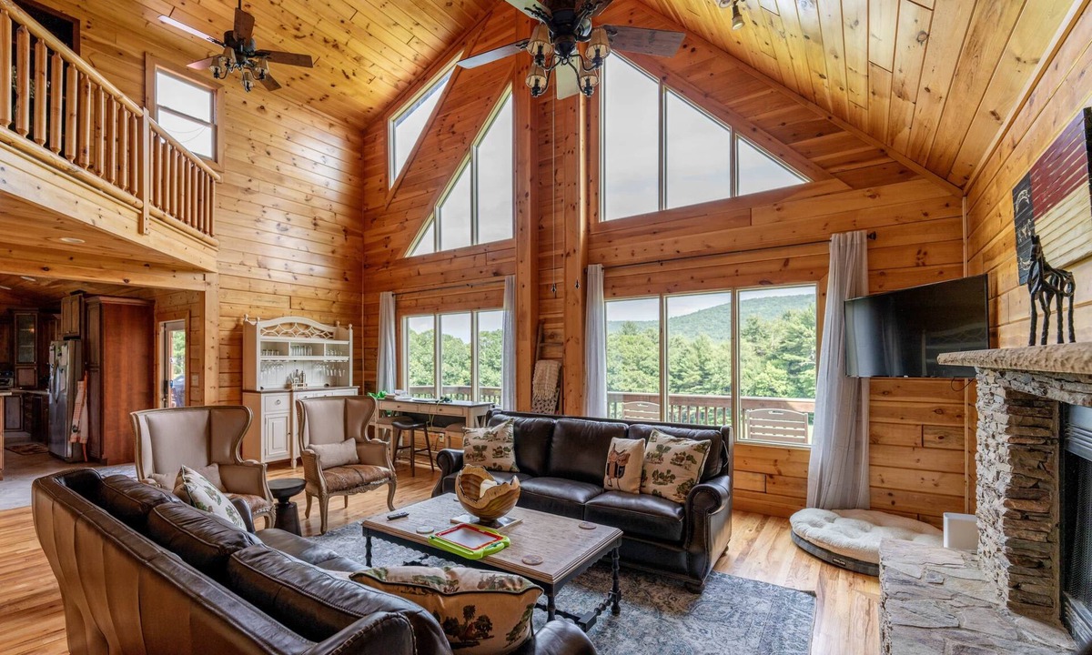Ennice Ski Chalet | The Manor House at Saddle View Farms