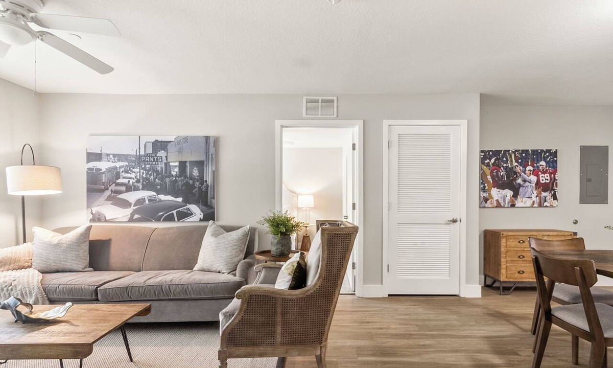 Tuscaloosa Condo | The Melanie 1st Floor Condo with Pool & Gym Access