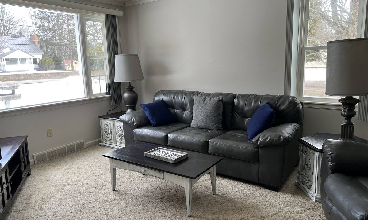 Gladstone House | The Mill House - Comfortable 3 Bed House with Vintage Charm