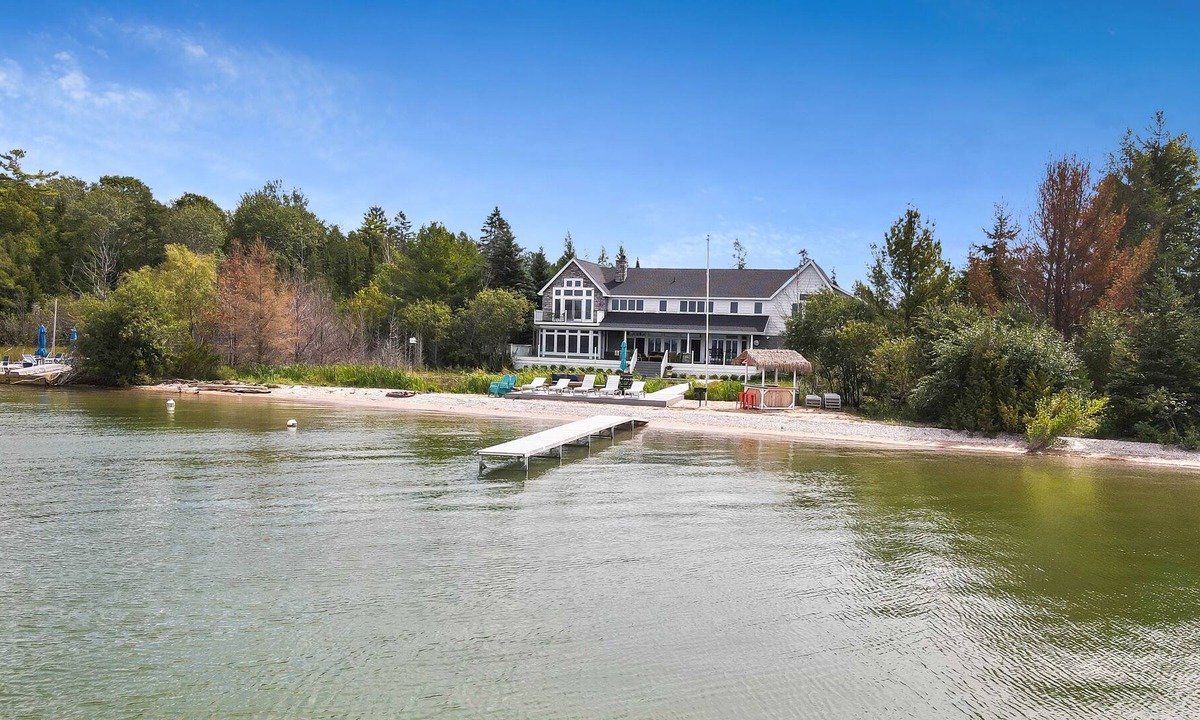 Charlevoix House | The most desired Lake Charlevoix Estate - Only available July 8th - 22nd!