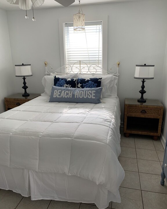 Flagler Beach Cottage | The Nest, 2 bed,1 block to beach, pier & restaurants, dog friendly
