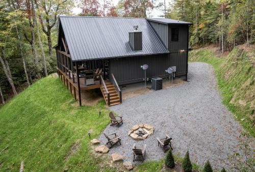Topton Villa | The Nest - Beautiful, Luxury Lakeside Cabin