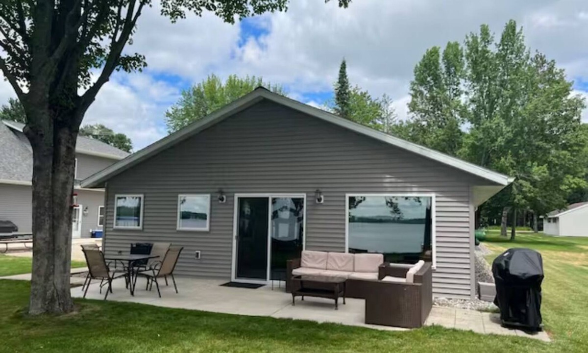 Wauksaukee House | The Noquebay Hideaway