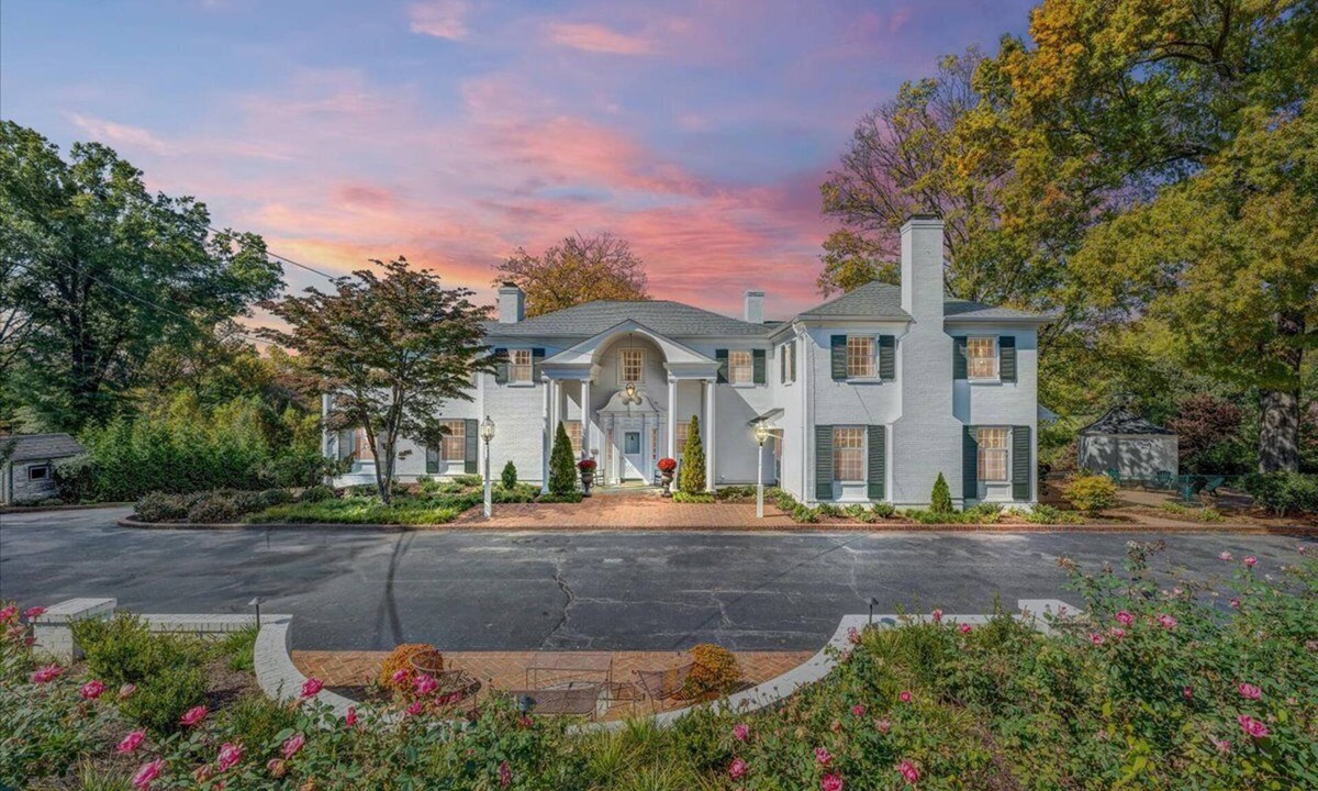 Martinsville Bed & Breakfast | The Oakdale Inn