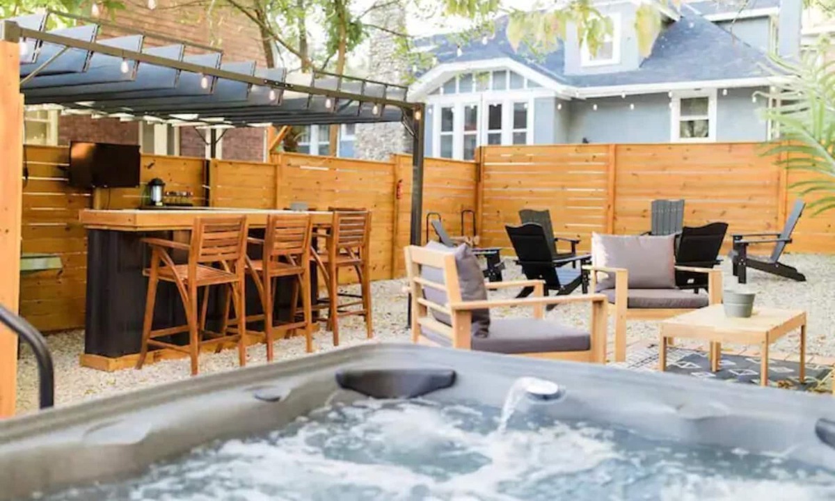 Walnut Hills House | The Oasis- Hot Tub+Fire Pit