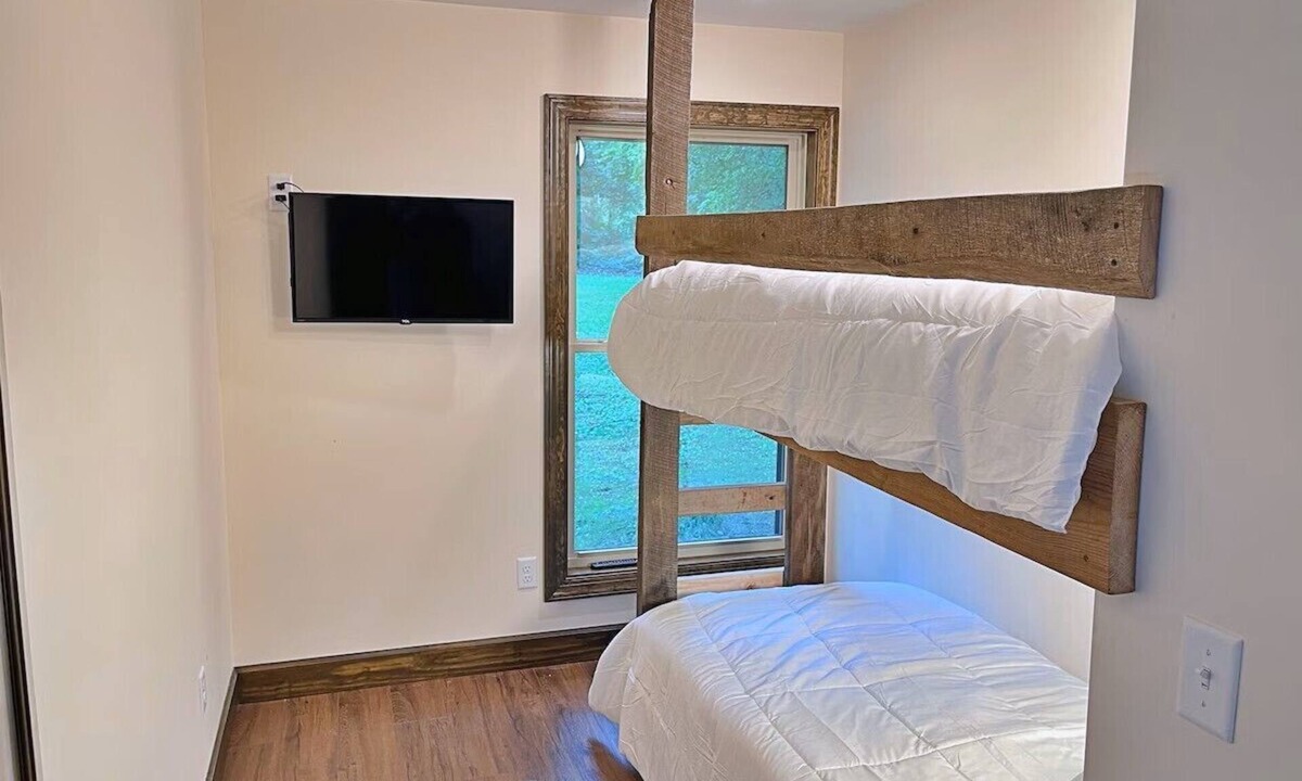 Cleveland Condo | The Ocoee Casita - Less then 5 minutes from Lee University