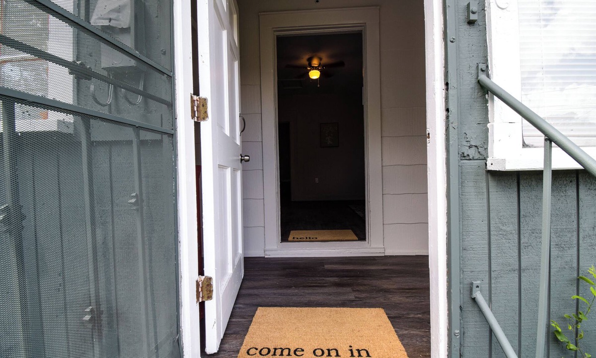 Whitney House | The Old Algiers Retreat