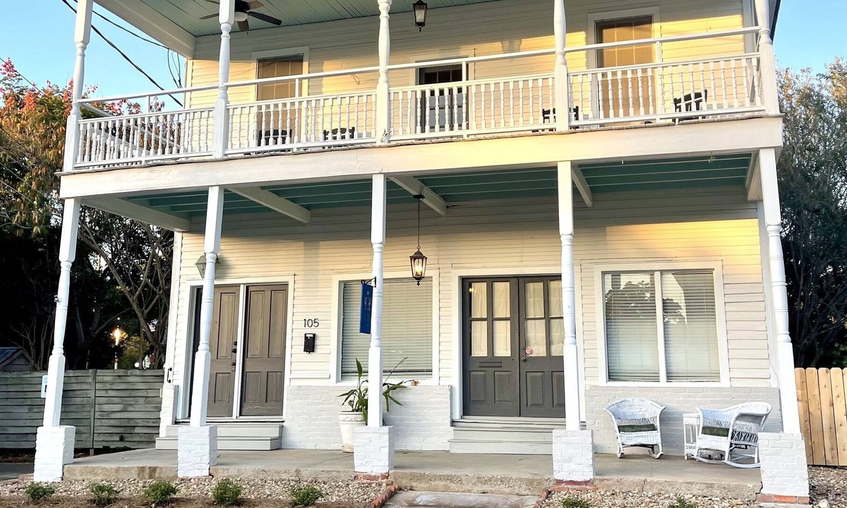 Breaux Bridge House | The Old Opera House Downtown Breaux Bridge