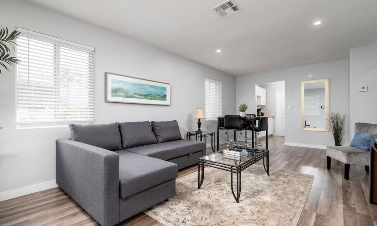 Middle River Terrace Apartment | The Palms @ Middle River Terrace #1
