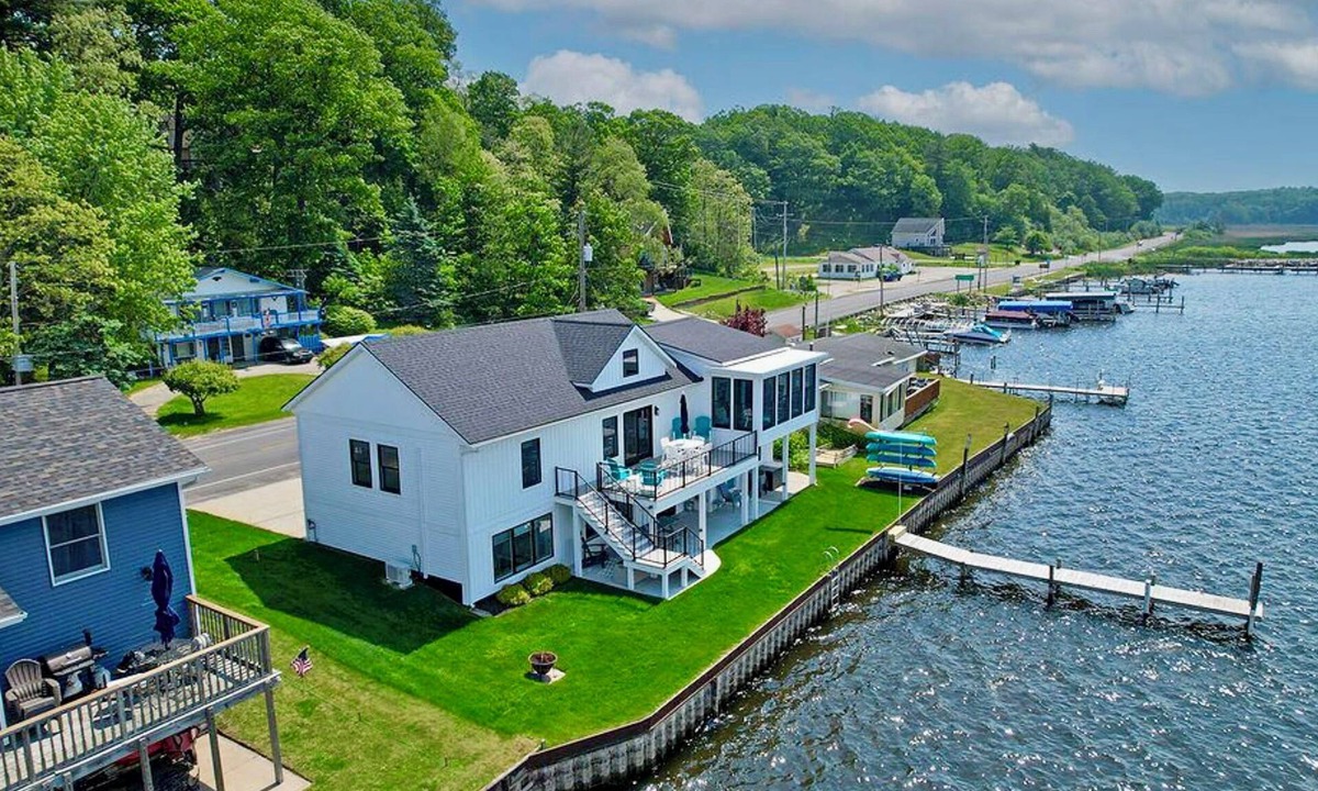 Pentwater House | The Pentwater Porch