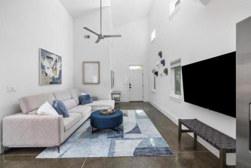 North Charleston House | The Polygon, Park Circle, Pet Friendly