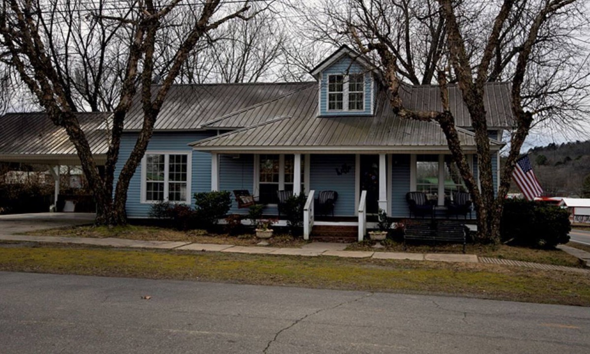 Pangburn House | The Ramsey House located in the heart of Pangburn
