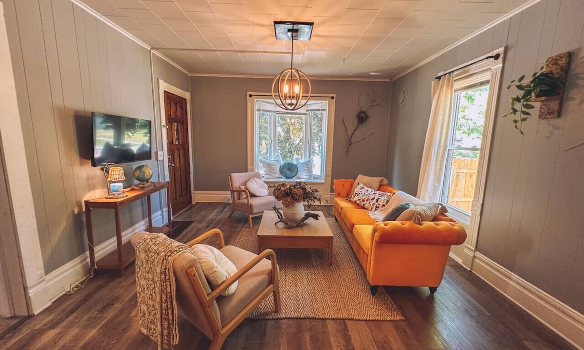 Dowagiac House | The Row House on 4th