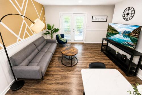 Shannon Apartment | The Sage Retreat Hoover Designer Stay