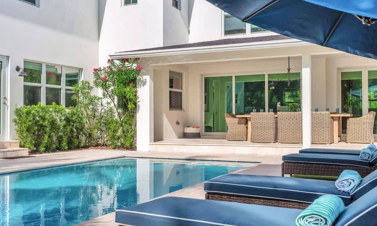 Southside Villa | The Sapphire Villa I By Hotel Home Stays