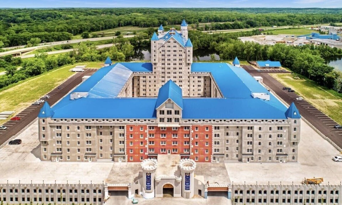Grandville Apartment | The Tower Wing Apartments at The Grand Castle