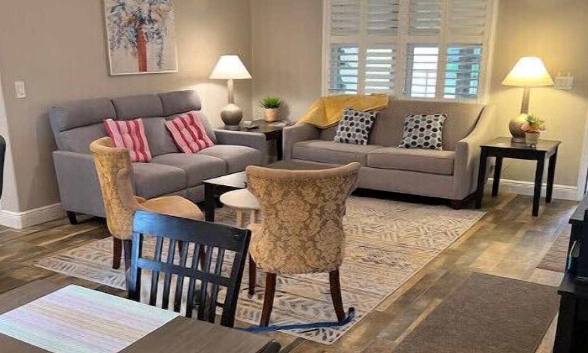 Lady Lake House | The Villages, golf/water view. 3BR, 2bath, Sleeps 6. Golf cart. Kids Ok.