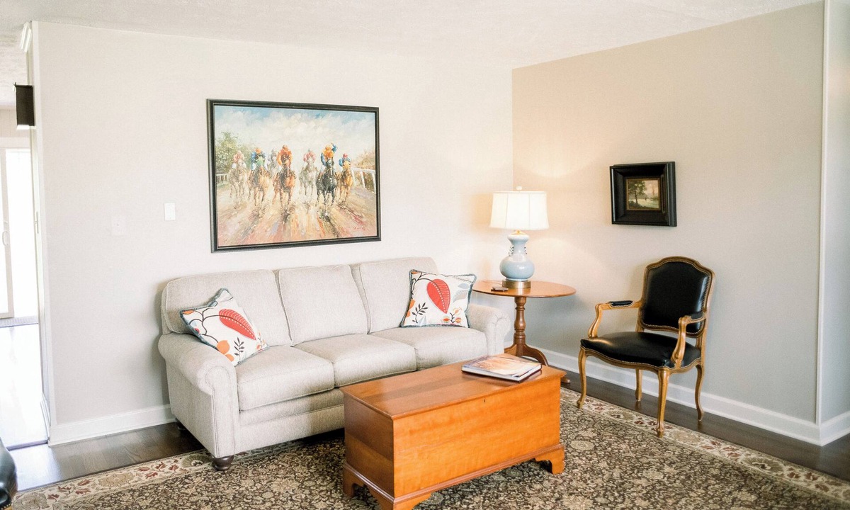 Paris House | The Williams House by Mustard Seed Hill - A Cozy Bourbon County Getaway