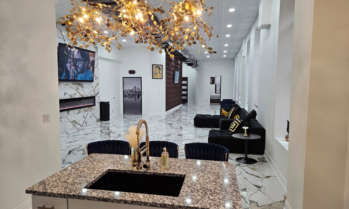 Downtown Louisville Condo | The Winston on Market - Private Luxury Rental Space