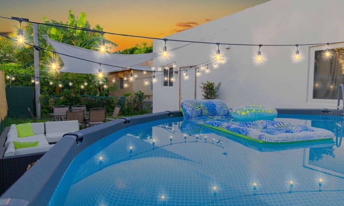 East Little Havana House | This house is a 6 bedroom(s), 3 bathrooms, located in Miami, FL.