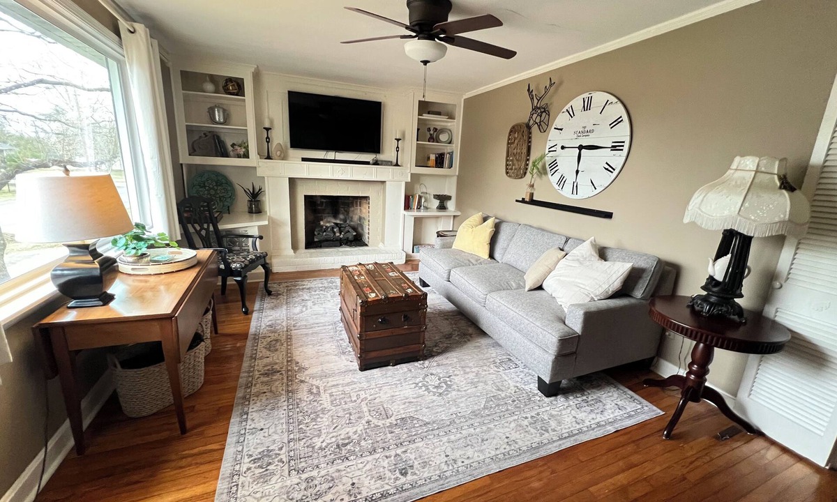 Greer House | This urban cottage is walkable to Greer’s dining, shopping, parks and more!