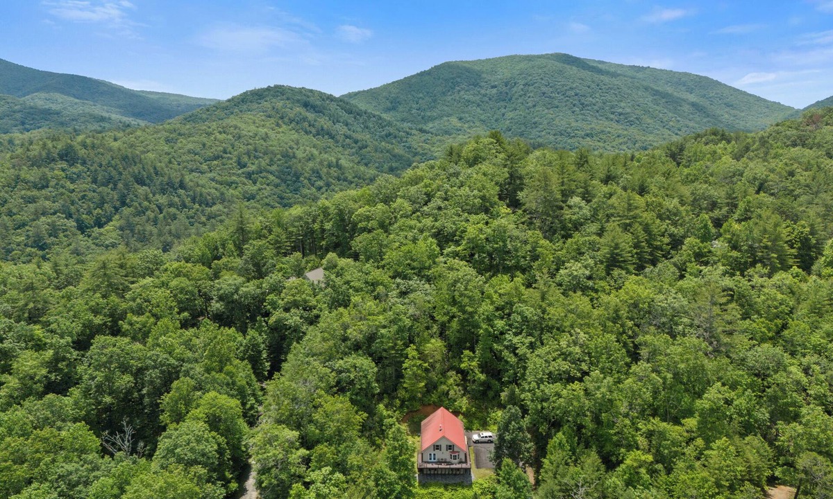 Hiawassee House | Timber Ridge Retreat by Chatuge Home Concierge | Serene Mountain Escape · Stunning Year-Round Views · Gated Community