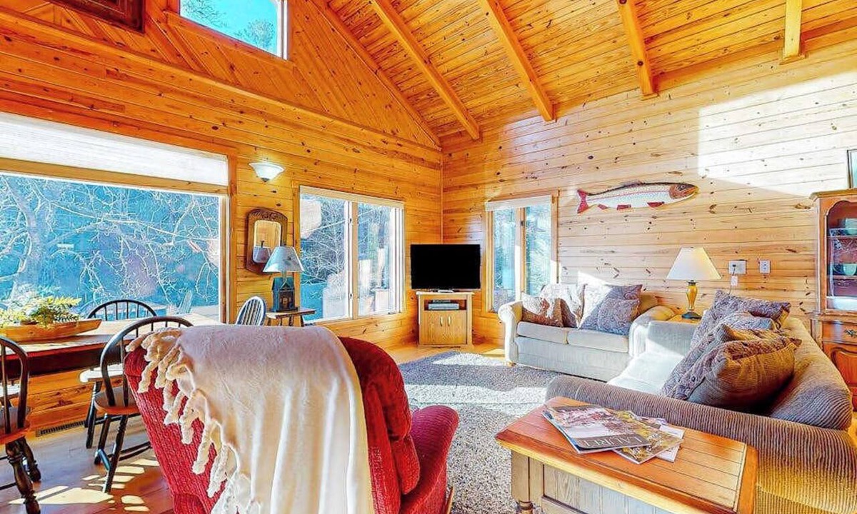 Clayton Cabin | Timpson Cove Haven Stay