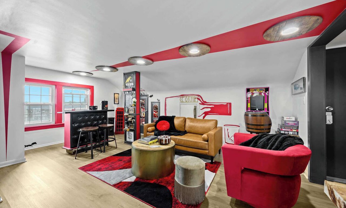 Audubon Apartment | Top Floor Apt Near Churchill Downs & Expo Center