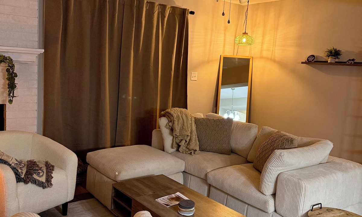 McAlpine House | Townhome Near Ballantyne & The Arboretum - grill, pool, coffee bar, safe, quiet