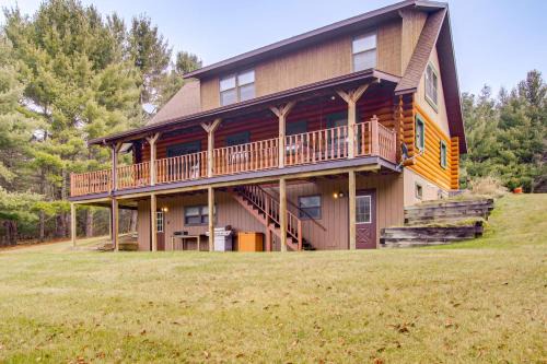 Pembine House | Trail Access! Up North Family Cabin Near Lake