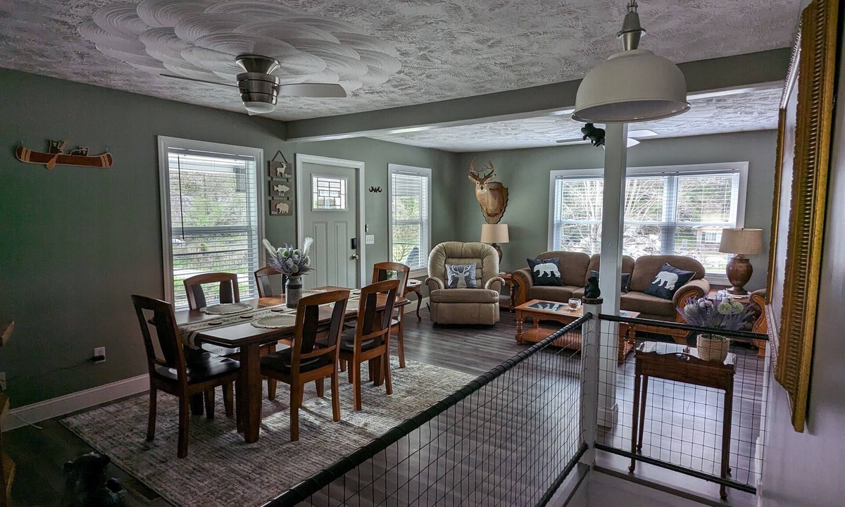 Rawl House | Trail Riders Retreat! Hatfield McCoy Trails. Private Pool. Loads of Parking!
