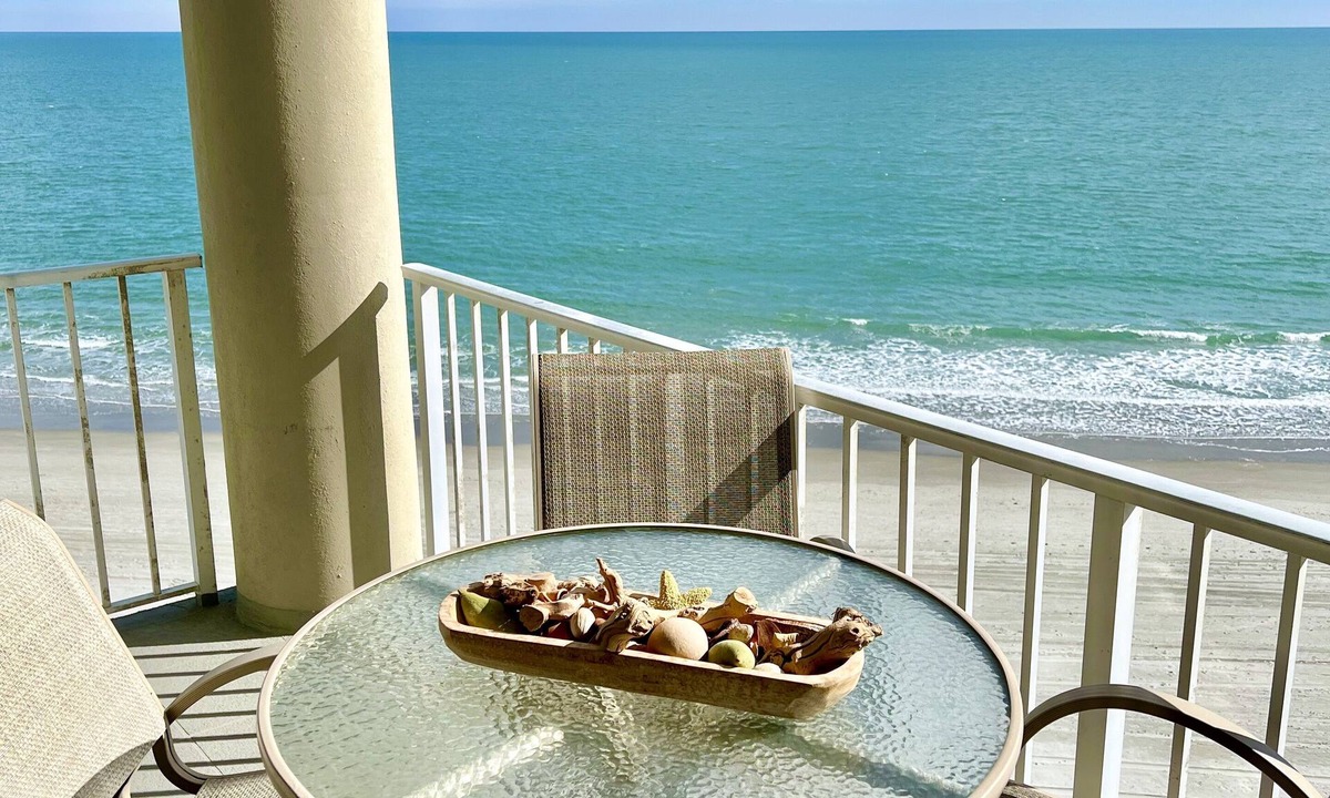 Garden City Condo | Treat yourself to One Ocean Place!