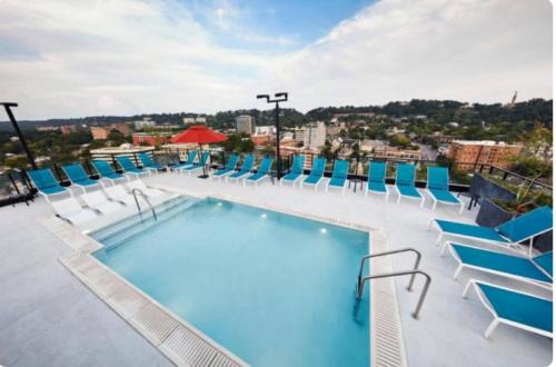 Five Points South Apartment | Trendy 3BR 3BA City Apt Pool and Ping Pong A5