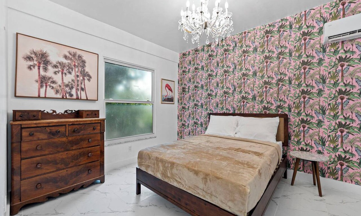 East Little Havana Apartment | Tropical Havana | 2BR | Central Location