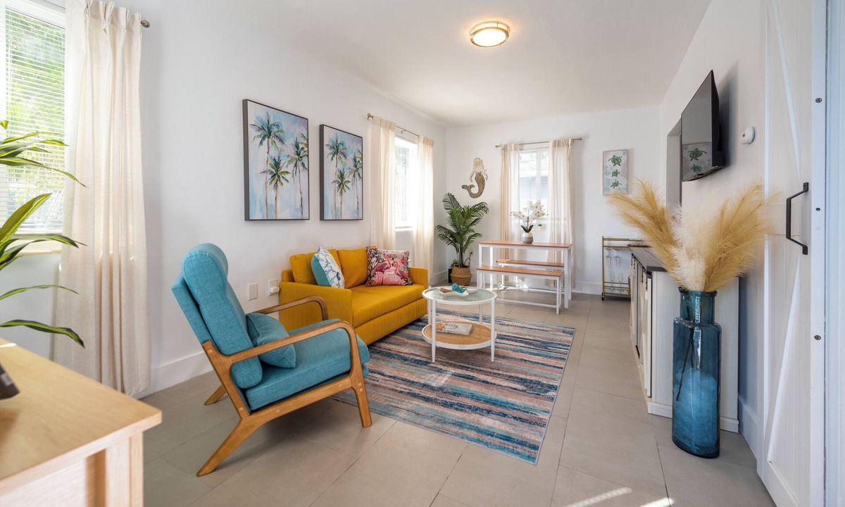 South Lake Apartment | Tropical Retreat 8 min to Hollywood Beach & 20 min to Hard Rock Stadium
