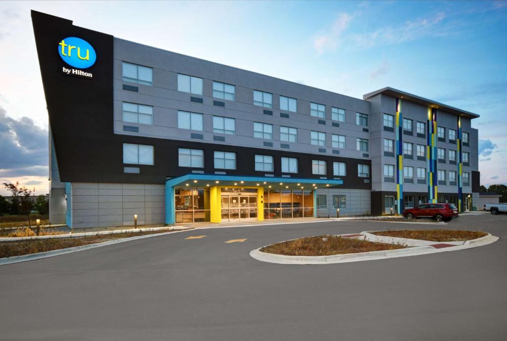 Frenchtown Township Hotel | Tru By Hilton Monroe, MI